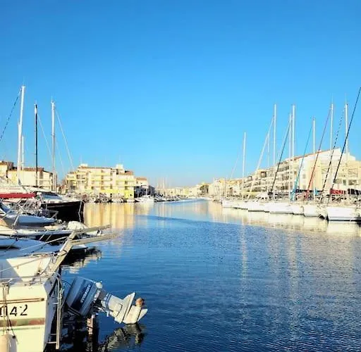 Bel Sur Le Port Avec Jardin